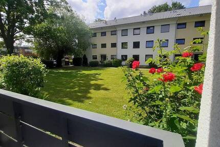 Grüne Oase mit Loggia im Erdgeschoss 80 qm 4 Zimmer unvermietet provisionsfrei