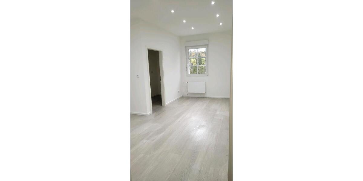 Frisch Kernsaniertemodernisierte 5 Zimmer Wohnung zu verk 5 zimmer