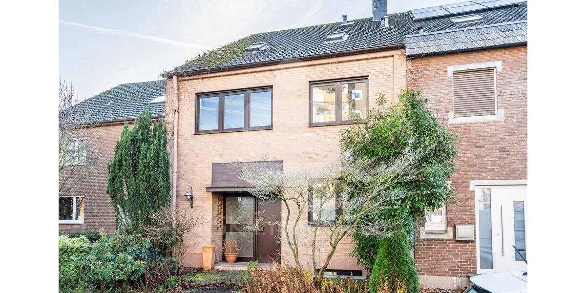 Befristeter Mietvertrag: Charmantes Reihenmittelhaus in Hürth-Efferen mit Garten, Sauna & Garage. 5 zimmer
