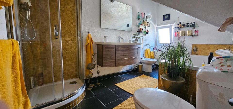 Dachgeschoßwohnung Remscheid Lüttringhausen - 3 Zimmer, 86 m&sup2;, 189.000&euro; | Angebot:24746271