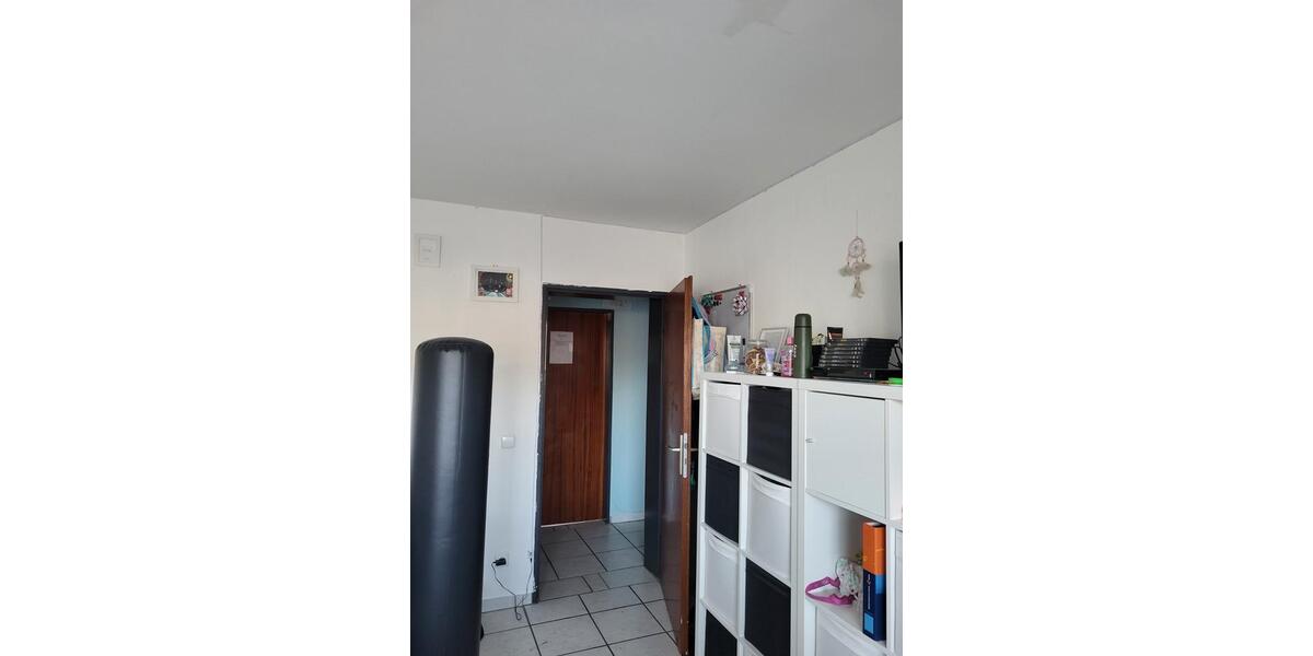 Schöne Etagenwohnung 94 qm mit Garagenstellplatz 4 zimmer