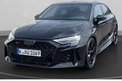 Audi RS3 2.500 km 68.990 &euro; Köln 51145