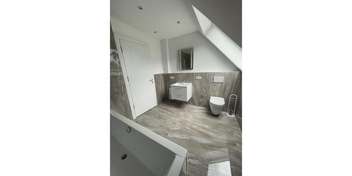 Erstbezug!! Wohnung mit 5 Zimmern im idyllischen Grün, möblierte Vermietung in einer Top-Lage 5 zimmer