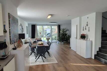 Wohnung zum Mieten in Kerpen Türnich 2.330 € 160.8 m² 5 zimmer