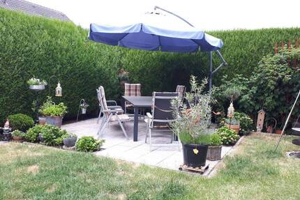 Gepflegte, gut geschnittene 4 Zi.-EG-Wohnung mit Balkon, Garten, Garage u. PV in Erftstadt-K. 4 zimmer