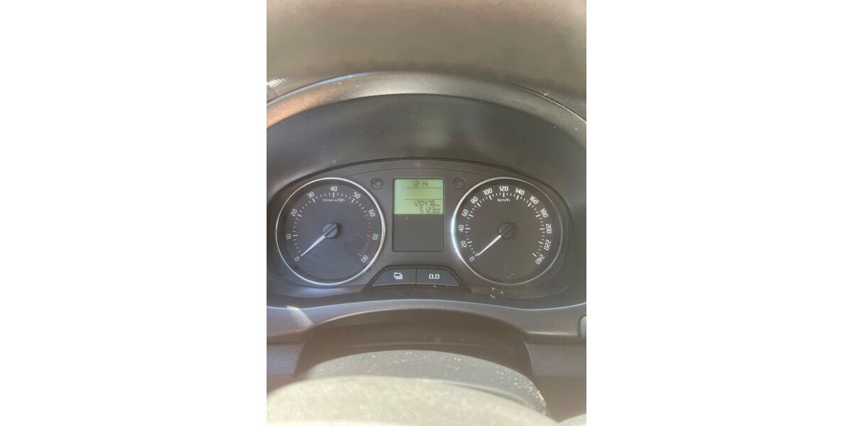 Skoda Fabia 120.478 km 5.950 &euro; Remscheid 42859