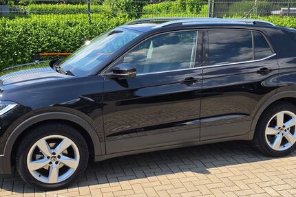 VW T-Cross 25.700 km 22.999 &euro; Düsseldorf 40221