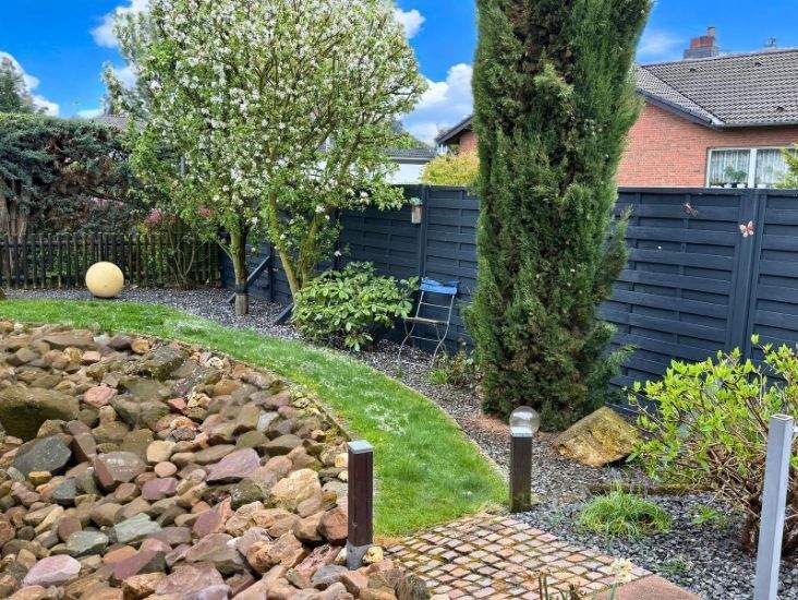 +++ Einfamilienhaus mit beeindruckender Extra-Fläche im UG +++ 6 zimmer