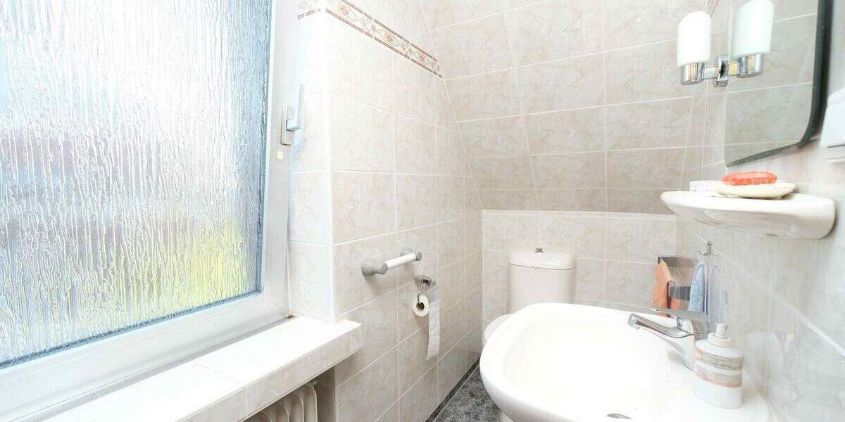 Familienfreundlich wohnen auf großem Grundstück in Reuschenberg 5 zimmer