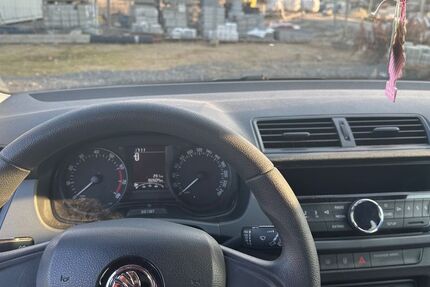 Skoda Fabia 115.000 km 7.590 &euro; Köln 50765