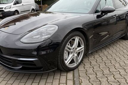 Porsche Panamera 85.900 km 72.950 € Köln 50767