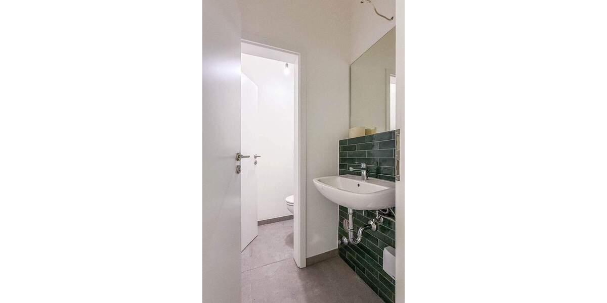 Gewerbeobjekt Overath Untereschbach - 6 Zimmer, 133 m&sup2;, 185.000&euro; | Angebot:24252029