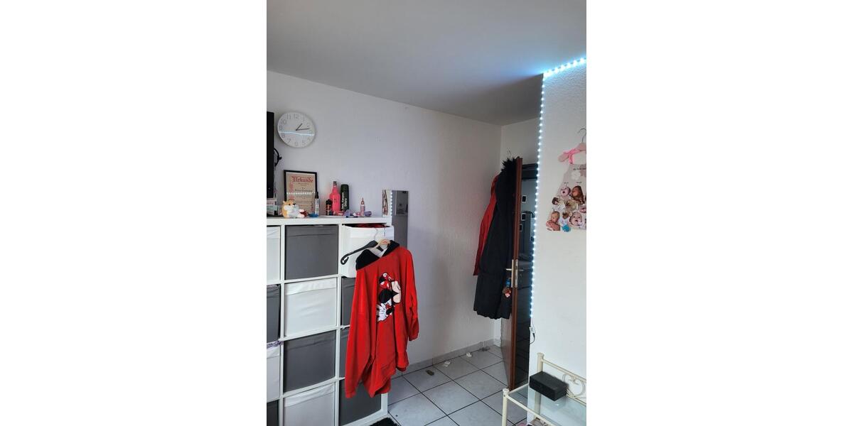 Schöne Etagenwohnung 94 qm mit Garagenstellplatz 4 zimmer