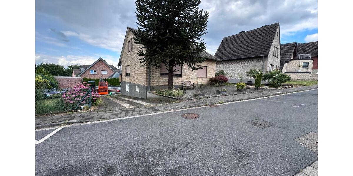Einfamilienhaus Bergheim Auenheim - 8 Zimmer, 160 m&sup2;, 550.000&euro; | Angebot:26737647