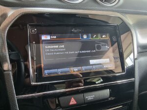 Suzuki Vitara 1.4 Comfort+ 4x4 Pano Alu Schutzleisten 67.706 km 16.190 € HAAN 42781