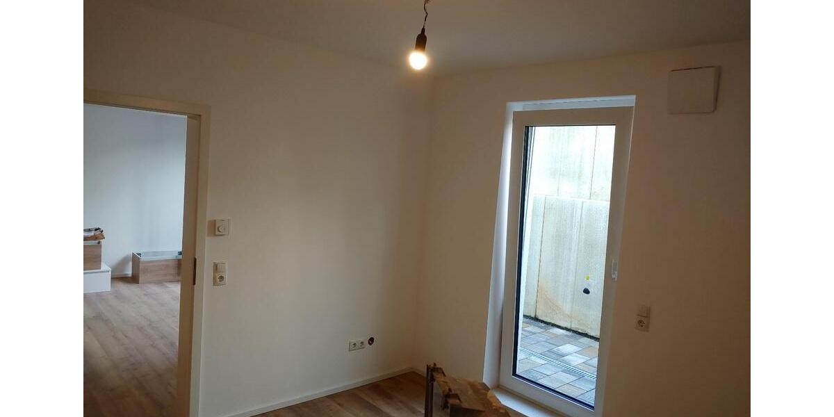 Bergheim Stadt, Souterrain Wohnung, 2 Zimmer Terrasse, Stellplatz 2 zimmer