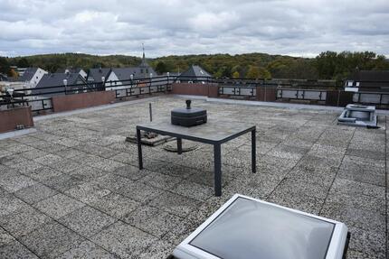 125 qm 3-Zimmer Wohnung mit Dachterrasse und Wintergarten im 3.OG zimmer