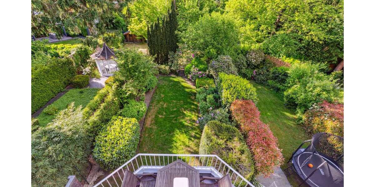 Haus zum Kaufen in Düsseldorf - Zoo 1.950.000 € 279 m² 11 zimmer