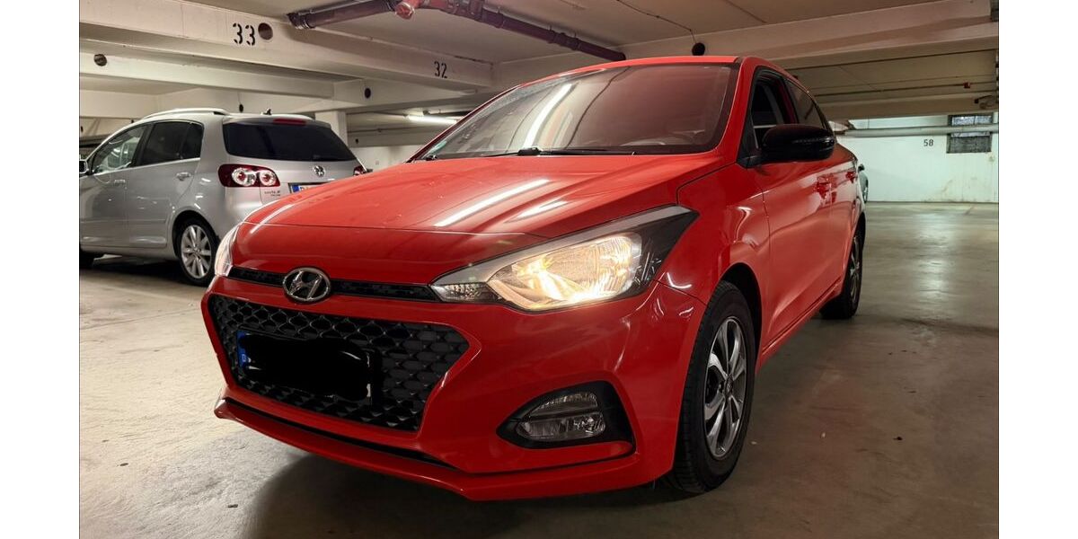 Hyundai i20 45.000 km 12.900 &euro; Düsseldorf 40229