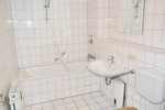 NE-Stadionviertel, ruhige kompl. Renov. 2 Zi. ETW, KDB, Balkon, Carport, Keller - Erdgeschoßwohnung Neuss Augustinusviertel | Angebot:27350485