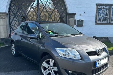 Toyota Auris 222.222 km 2.780 &euro; Köln 51067