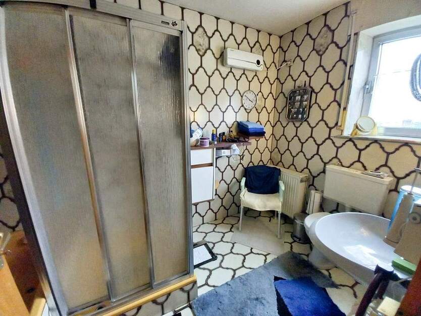 CITYHOUSE: Mehrfamilienhaus solide vermietet mit großem Garten, Keller, Stellplatz und Garage 9 zimmer