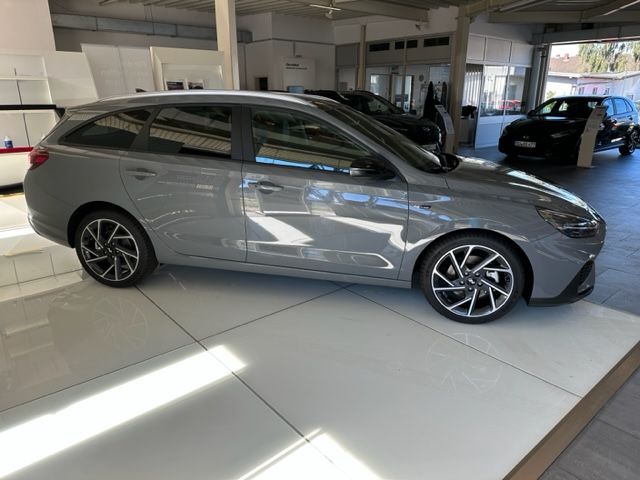 i30