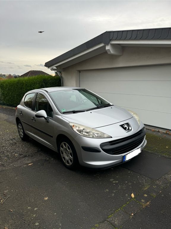 Peugeot 207 128.000 km 3.750 € Siegburg 53721