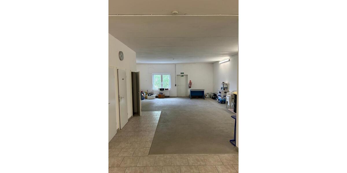 LagerBüroraum 235qm zimmer
