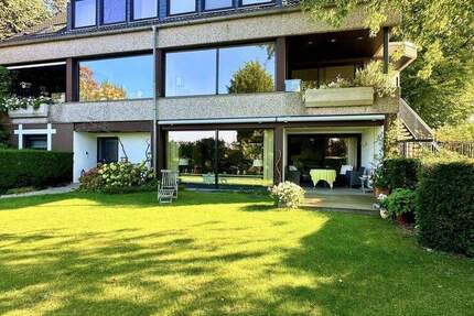 Charmante Etagenwohnung mit 190 m², Rheinblick, Studio und 2 Garagen in Himmelgeist 5 zimmer