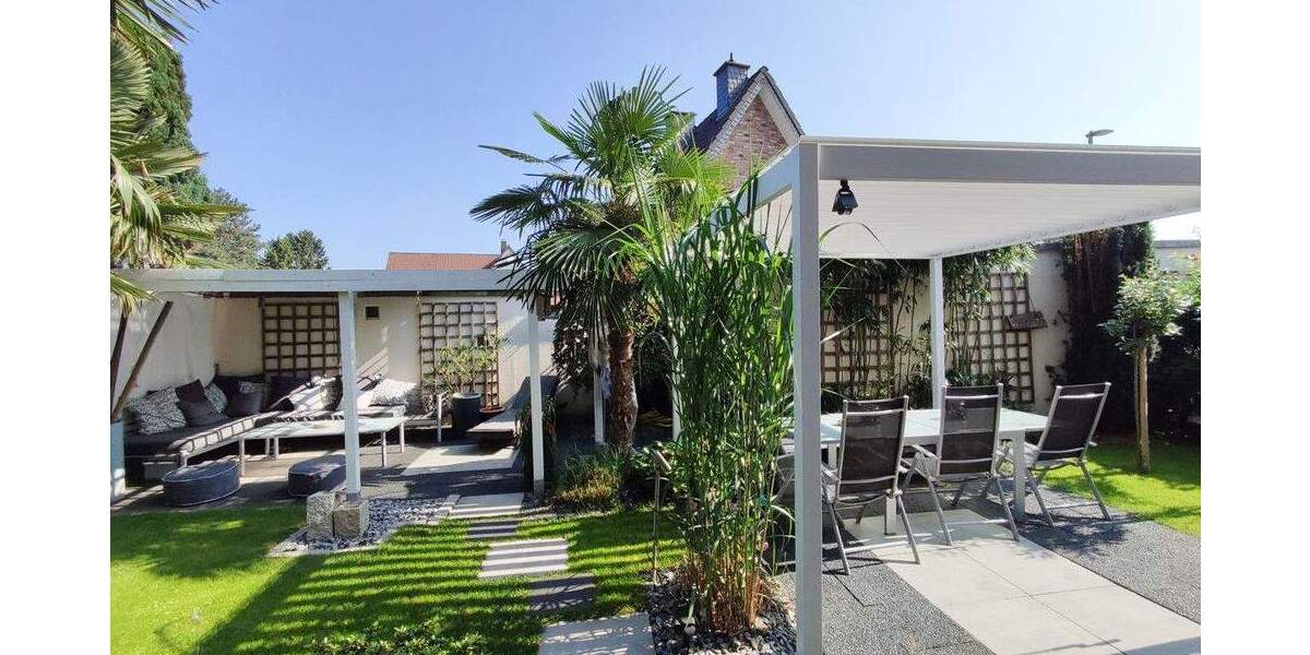 Gepflegtes 1-2-Familienhaus mit Palmengarten und Garage sucht nette Eigentümer 7 zimmer