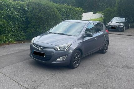 Hyundai i20 63.810 km 5.900 &euro; Solingen 42697