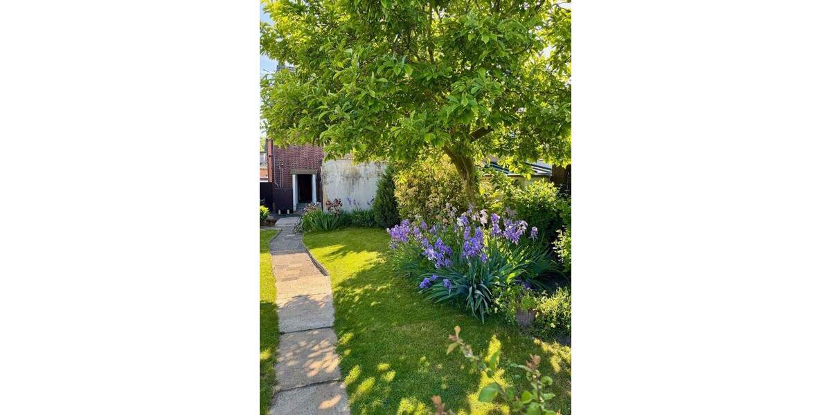 schönes, ruhig gelegenes Einfamilienhaus mit großem Garten zu verkaufen! 7 zimmer