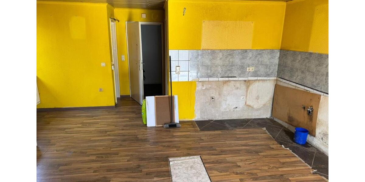 Etagenwohnung Solingen Mitte - 1 Zimmer, 35 m&sup2;, 300&euro; | Angebot:25541383