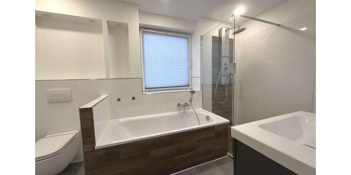 Charmante Doppelhaushälfte mit Wintergarten, Garten und vielseitigen Nutzungsmöglichkeiten 5 zimmer