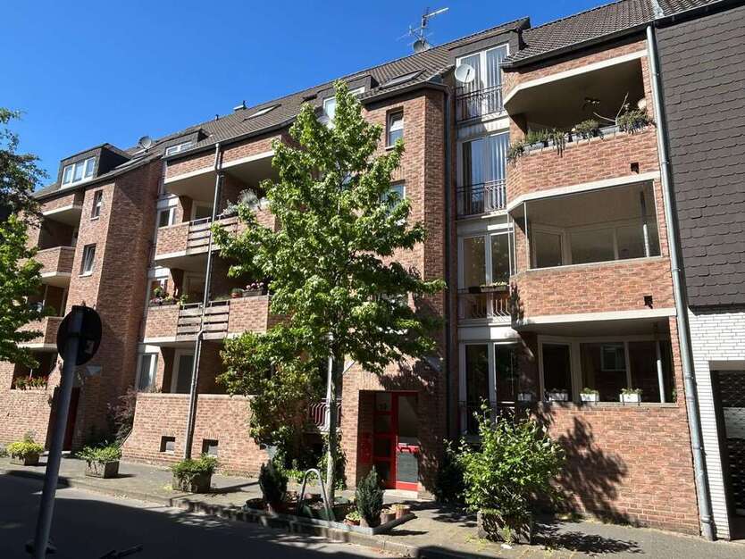 Haus zum Kaufen in Düsseldorf 1.800.000 € 466 m²
