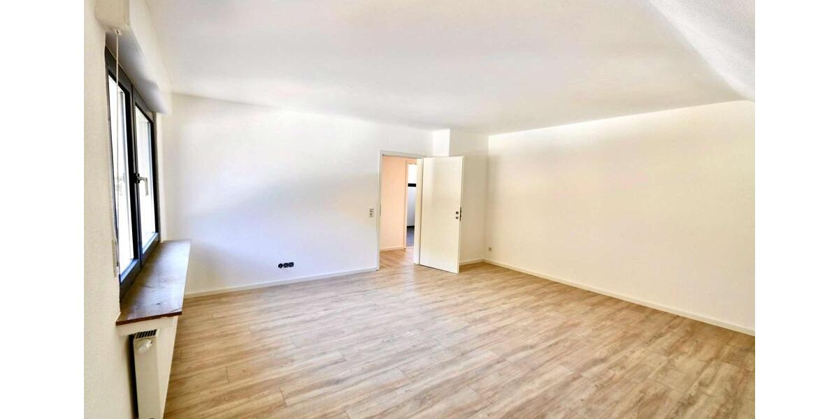 Dachgeschoßwohnung Overath - 3 Zimmer, 90 m&sup2;, 855&euro; | Angebot:25506990