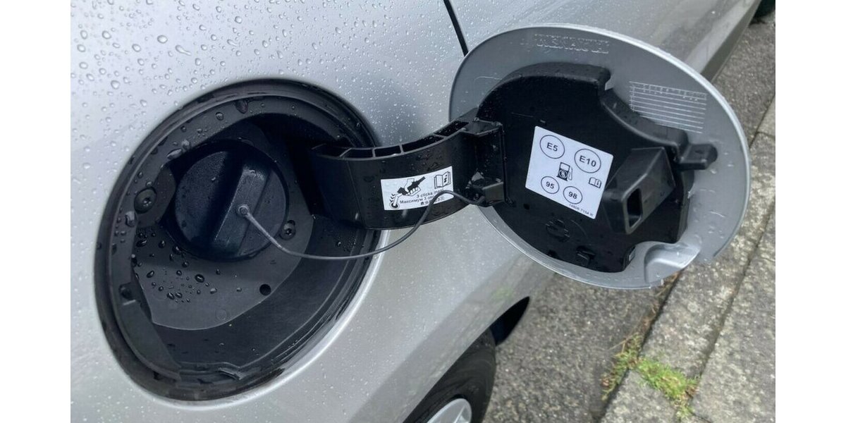 Renault Clio GT Bose Klima Navi 30.tkm ServNeu GARANTIE 30.000 km 12.500 &euro; Erftstadt 50374