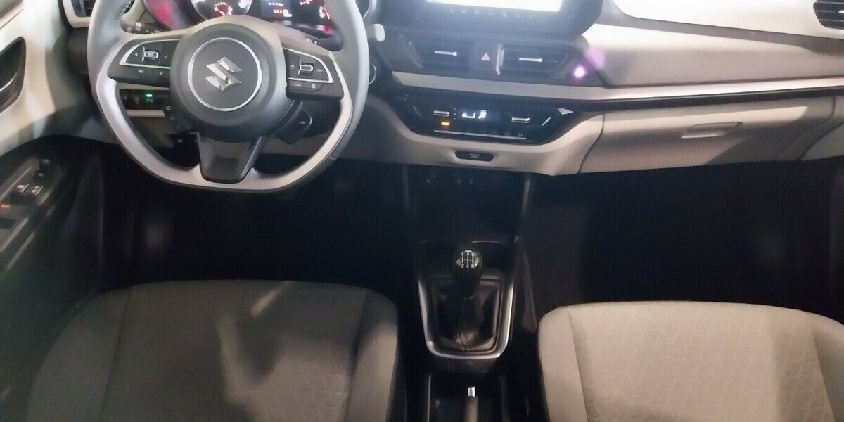 Suzuki Swift Comfort+ Allgrip Hybrid 6.000 km 21.980 &euro; HAAN 42781