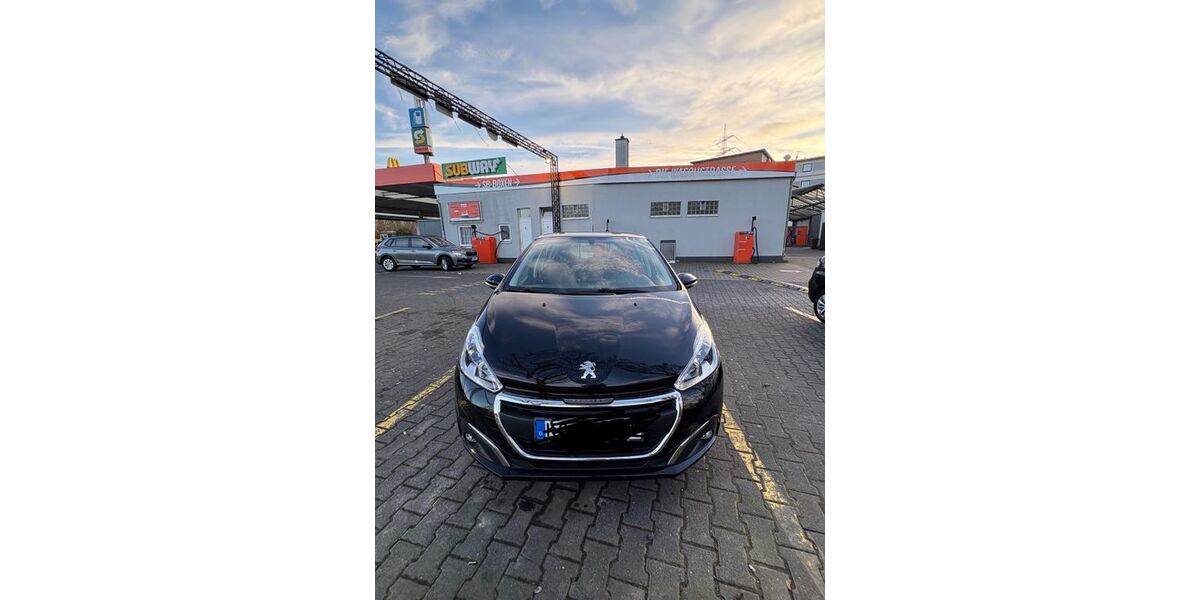 Peugeot 208 129.300 km 6.400 &euro; Köln 51145