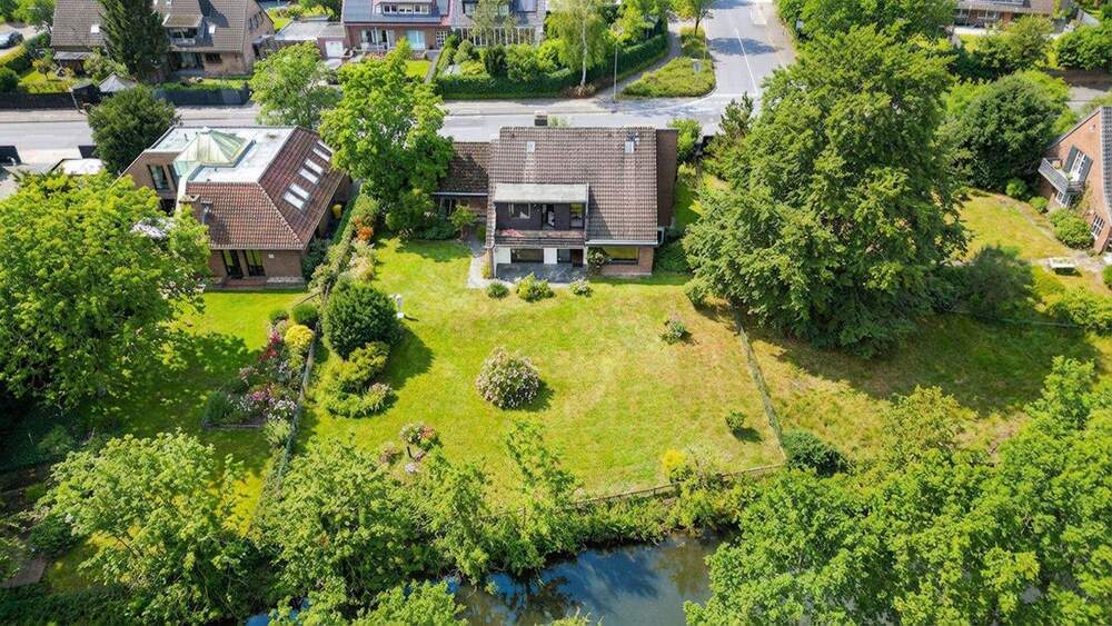 großzügiges, freistehendes Einfamilienhaus mit schönem Garten und Erftblick 6 zimmer