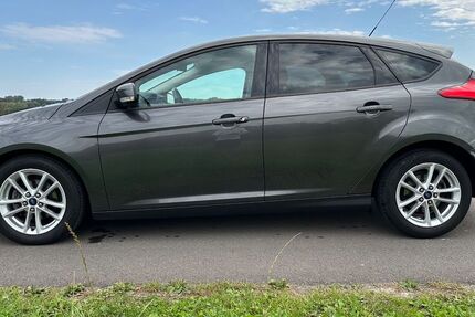Ford Focus 79.000 km 8.000 € Overath 51491