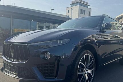 Maserati Levante 11.130 km 60.980 &euro; Köln 50829