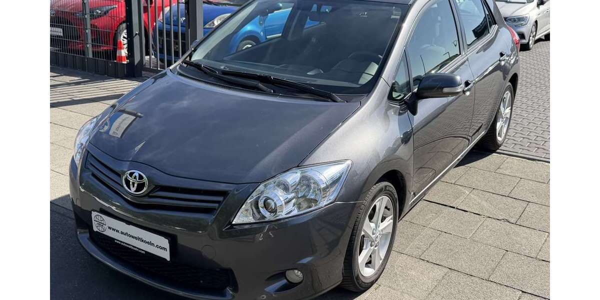 Toyota Auris 99.999 km 6.990 &euro; Köln 51065