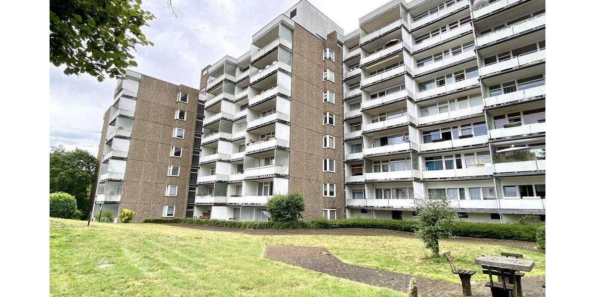 Attraktive, helle 2-Zimmer-Wohnung mit Einbauküche, Balkon und Stellplatz 2 zimmer