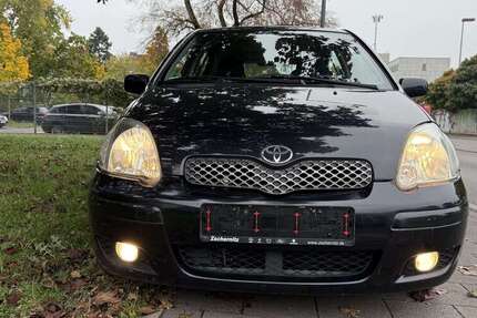 Toyota Yaris 130.000 km 2.900 € Köln 51103
