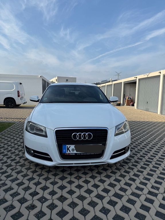 Audi A3 198.000 km 7.900 € Köln 51105