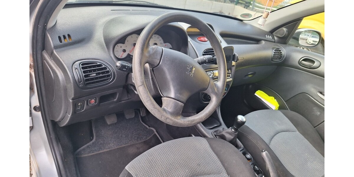 Peugeot 206 198.656 km 2.000 &euro; Düsseldorf 40213