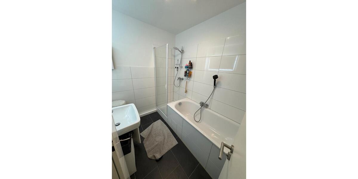 Etagenwohnung Monheim am Rhein - 3 Zimmer, 90 m&sup2;, 1.139&euro; | Angebot:26372711