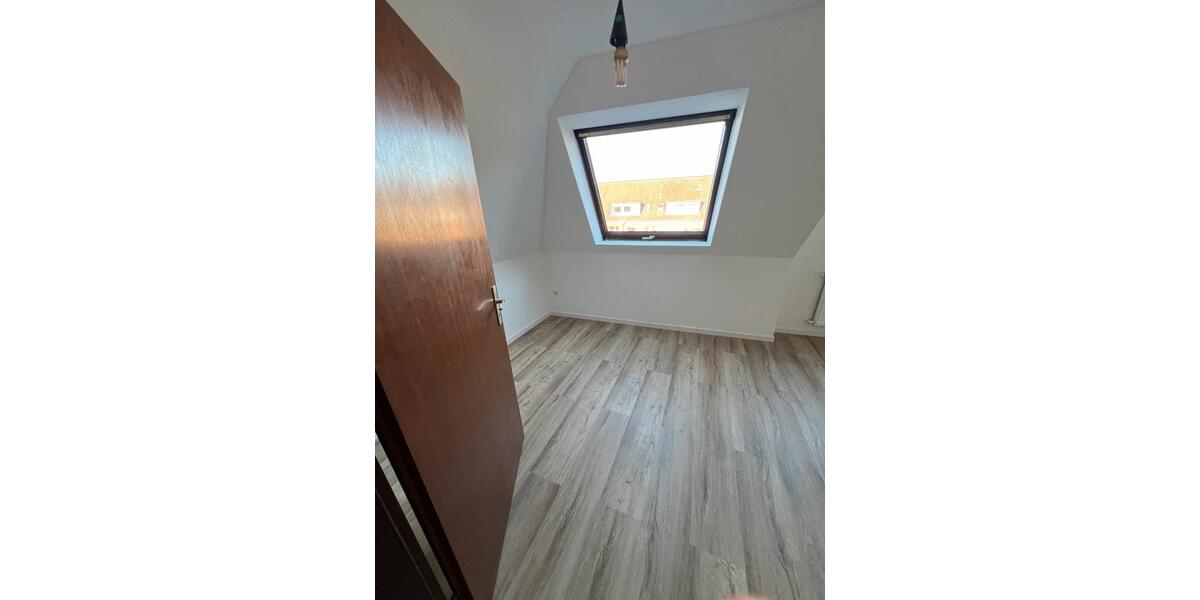 Dachgeschoßwohnung Köln Nippes - 2 Zimmer, 62 m&sup2;, 950&euro; | Angebot:26461514